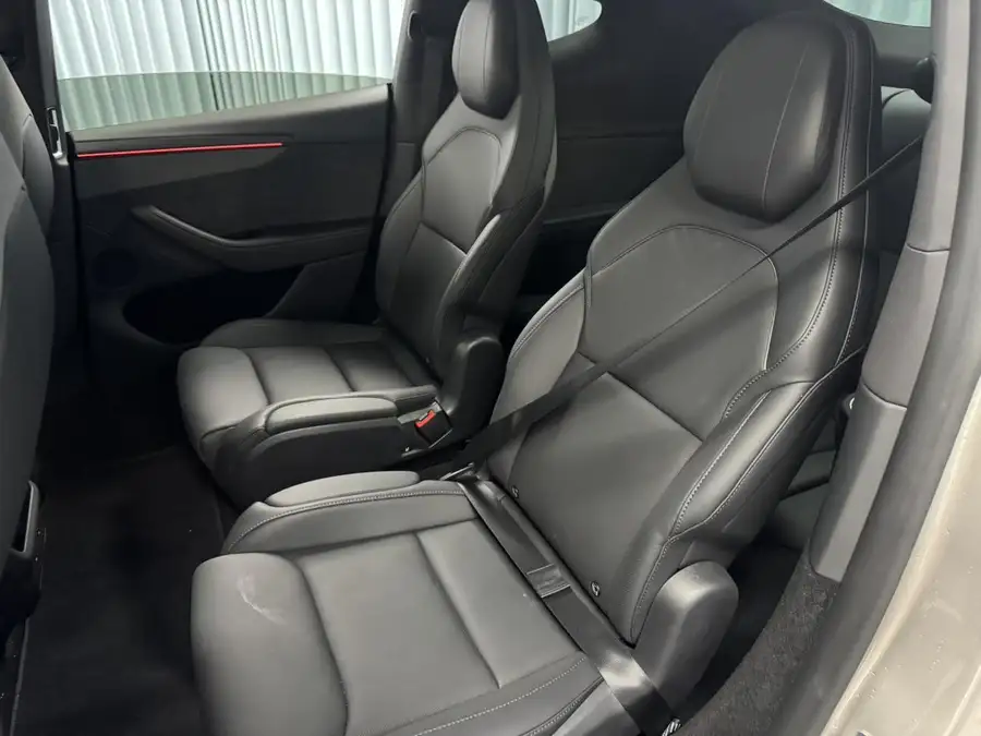 2025 Model Model Y L Long Range All-Wheel Drive 4