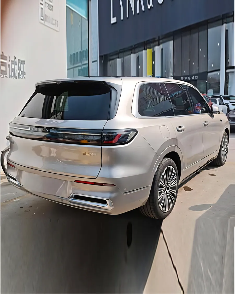 2025 Geely Galaxy M9 210km 4WD Pilot Edition 2