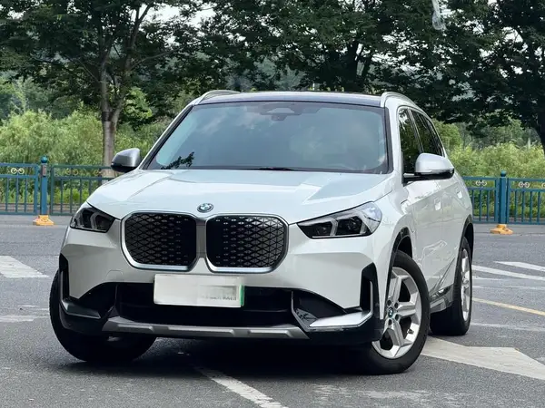 2025 BMW iX1 eDrive25L X Design Package