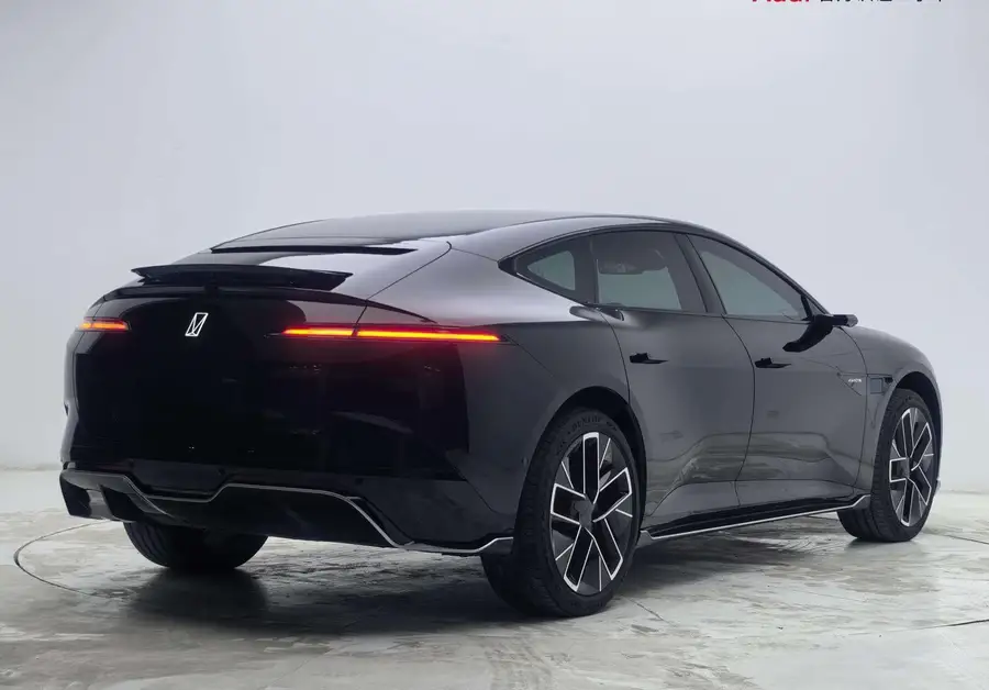 2025 Avita 12 Master Pure Electric AWD 2