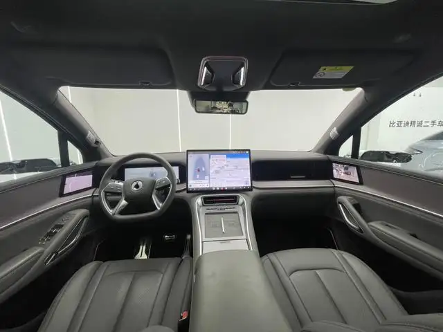 2025 Denza N9 Flagship Edition 4