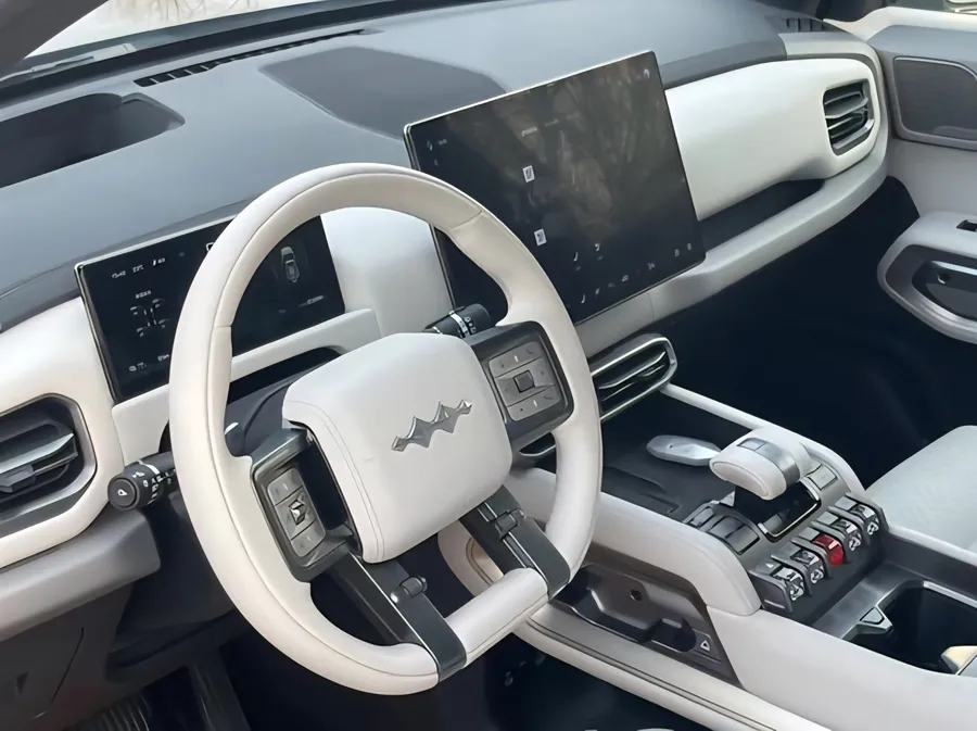 2025 Tan 3 501KM 4WD Drone Edition 3