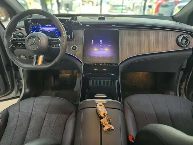 2023 Mercedes-Benz EQE SUV 350 4MATIC Luxury Edition 4