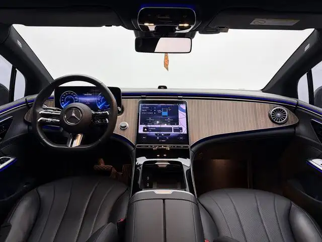 2022 Mercedes‑Benz EQE 350 Pioneer Version 4