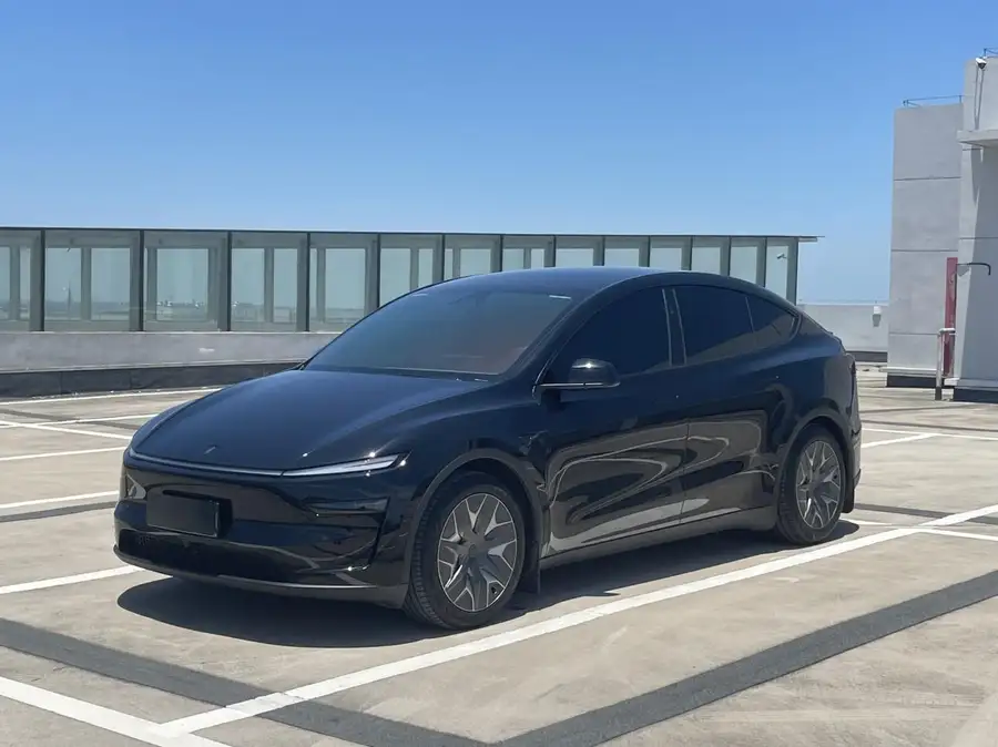 2025 Model Y L Long‑Range All‑Wheel‑Drive Version