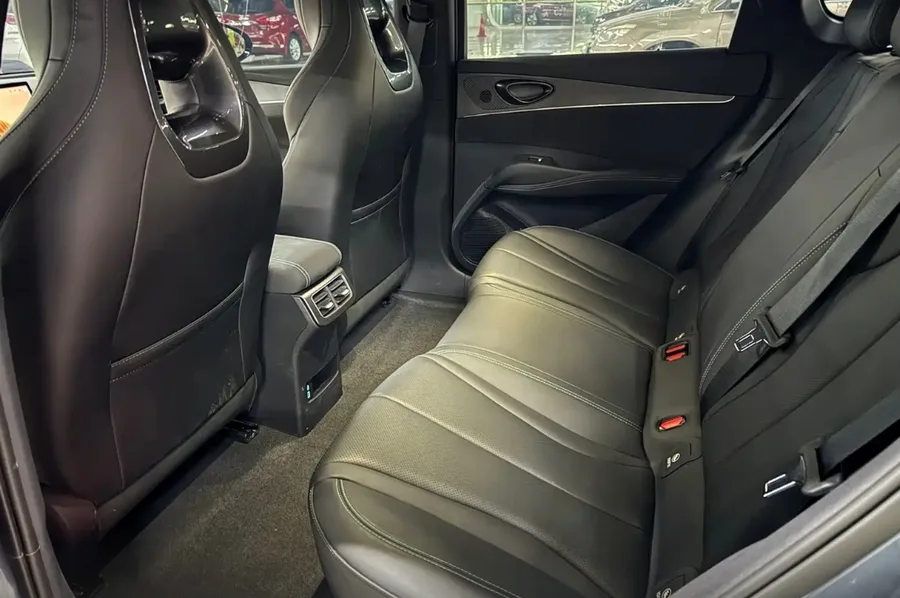 2025 BYD Seal 06 DM-i ADAS Edition 120KM Honor Version 4