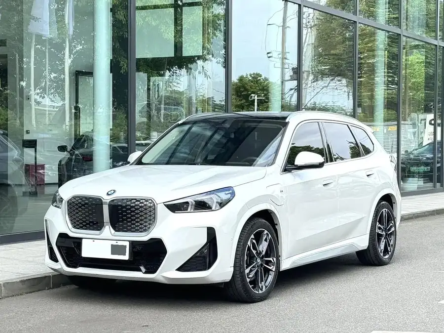 2023 BMW iX1 xDrive30L M Sport Package