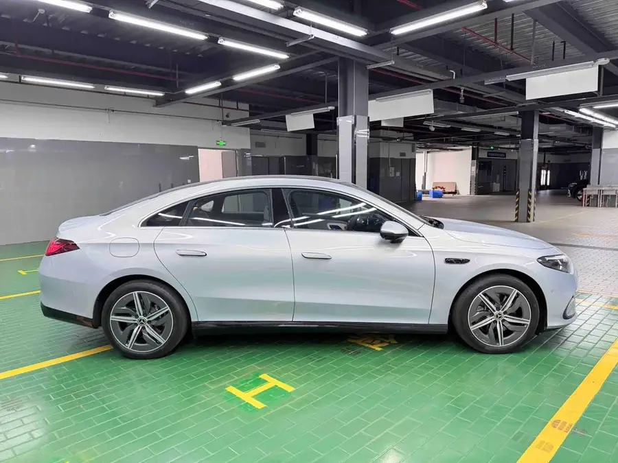 2025 Mercedes-Benz CLA EV 300L Extra Long Range Edition 2