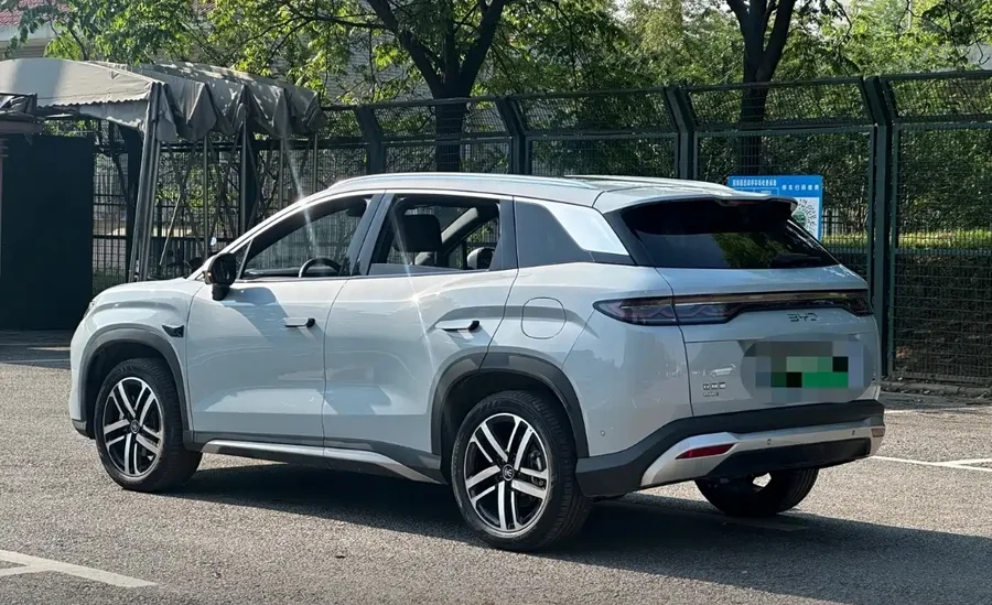 2025 BYD Song L DM-i Smart Driving 112km Leading Version 2