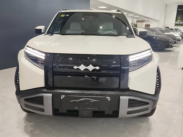 2025 Tan 3 501KM 4WD Ultra Edition