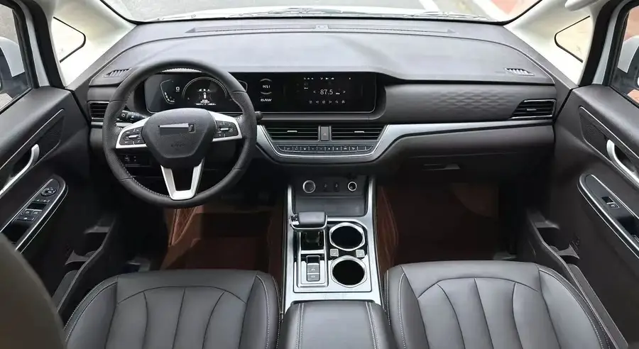 2023 BAW Ace M7 2.0L Long Wheelbase Business Version 7-Seater 3