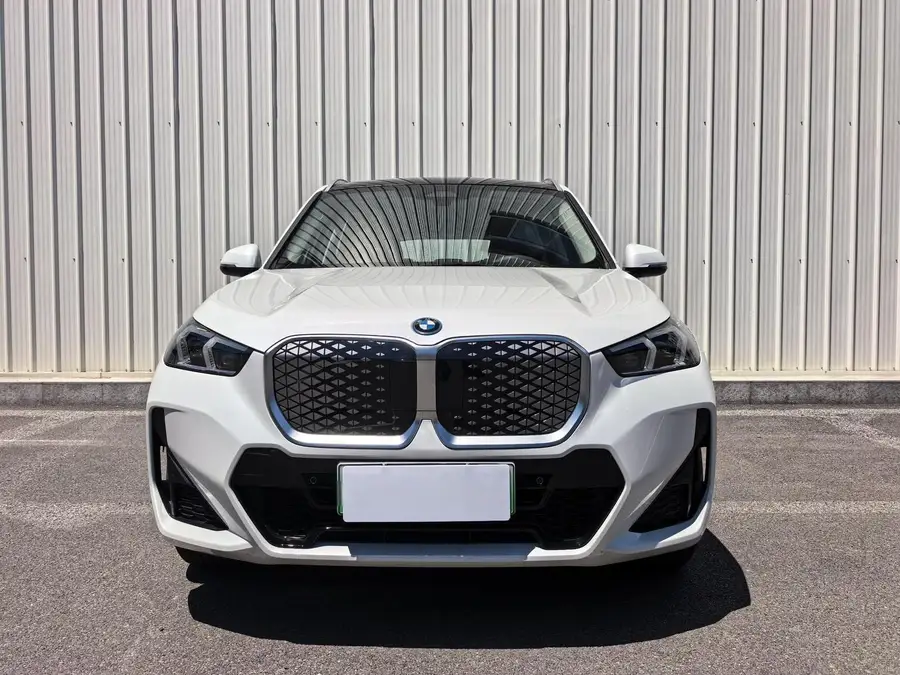 2025 BMW iX1 eDrive25L M Sport Package