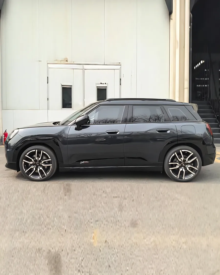 2024 MINI ACEMAN EV 445KM SE Artist 4