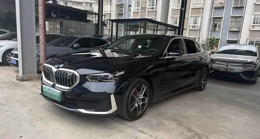 2024 BMW i5 eDrive 35L Luxury Package