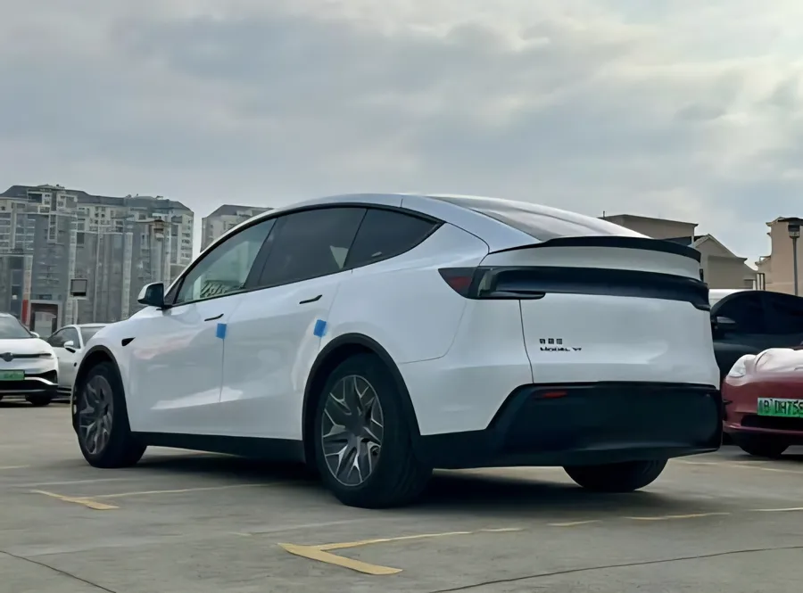 2025 Tesla Model Y L Long Range All-Wheel Drive 2