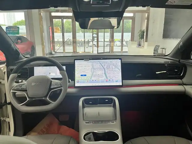 2025 BYD Hiace 06 New Energy DM-i 205 Pilot Pro Edition 4