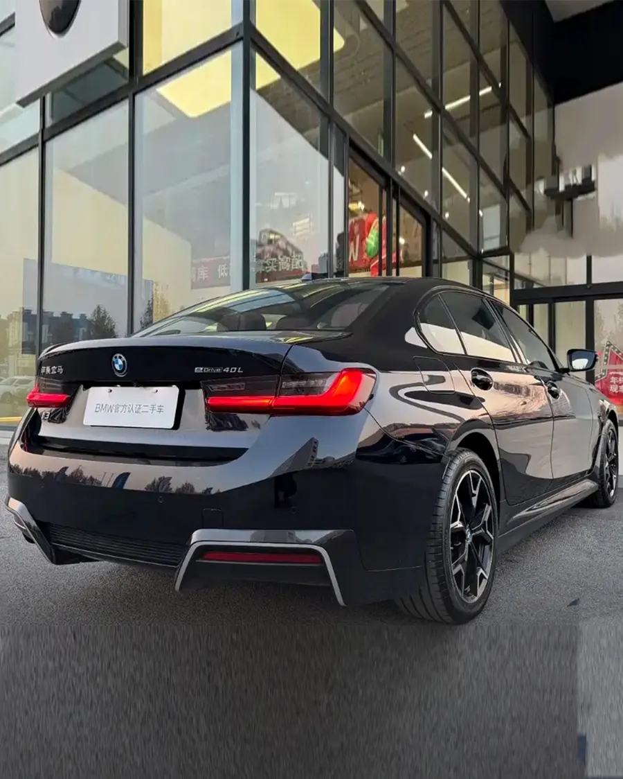 2024 BMW i3 eDrive 40L Shadow Edition
