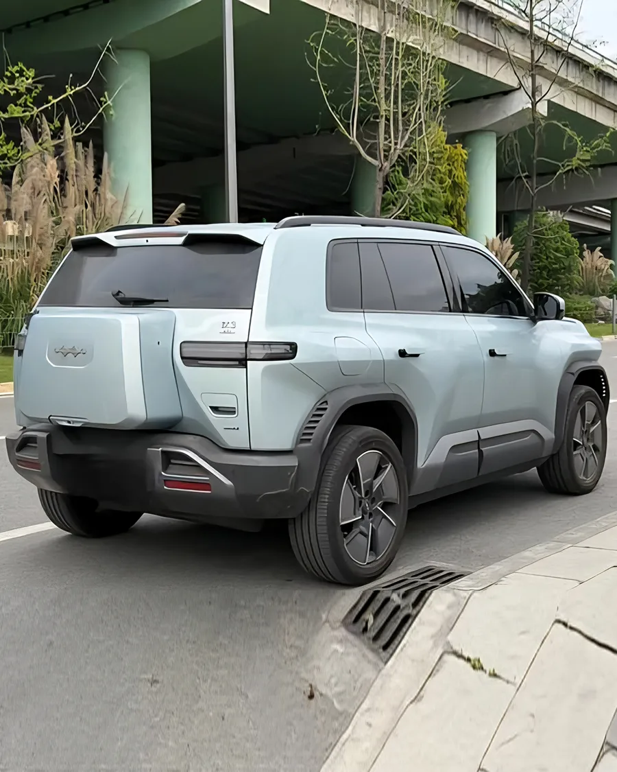 2025 Ti 3 501KM 4WD Max Edition 3