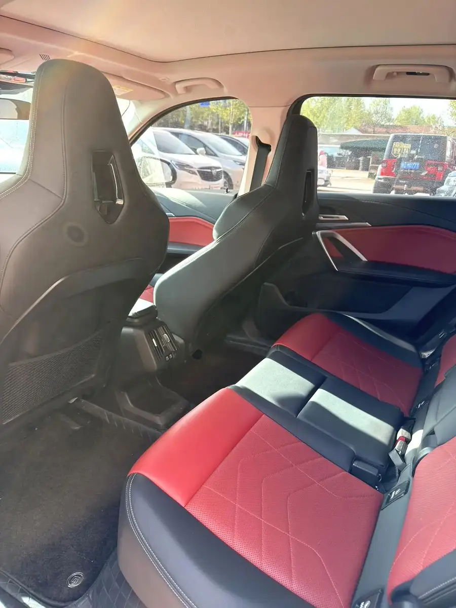 2023 BMW iX1 xDrive30L M Sport Package 4