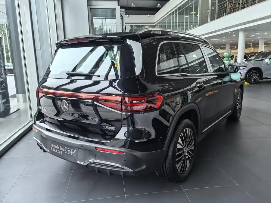 2025 Mercedes-Benz EQB 260 2
