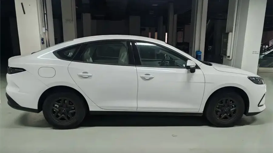 2025 BYD Seal 05 DM-i Smart Driving 55KM Luxury Edition 3