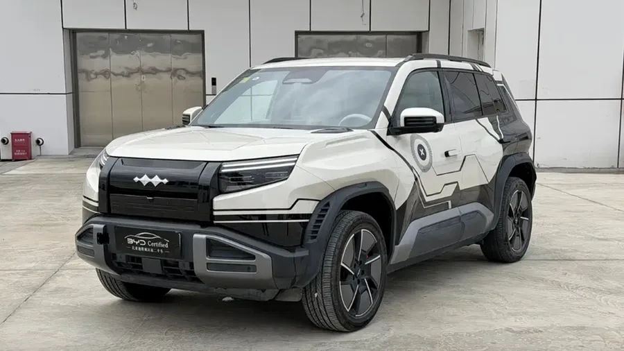 2025 Titan 3 501KM 4WD Ultra Edition