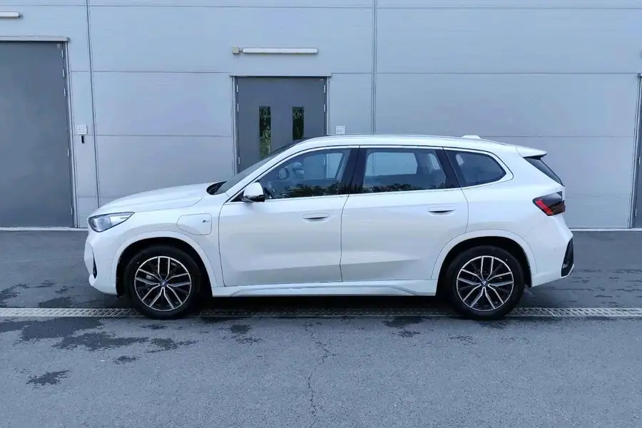 2025 BMW iX1 eDrive25L M Sport Package 2