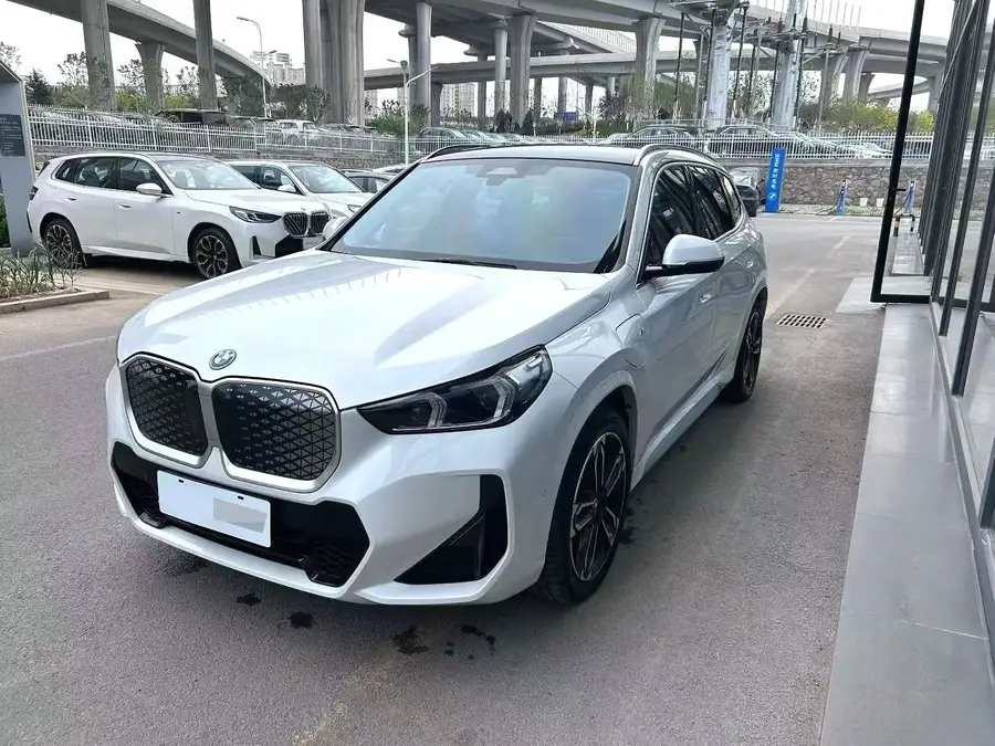 2023 BMW iX1 eDrive25L M Sport Package