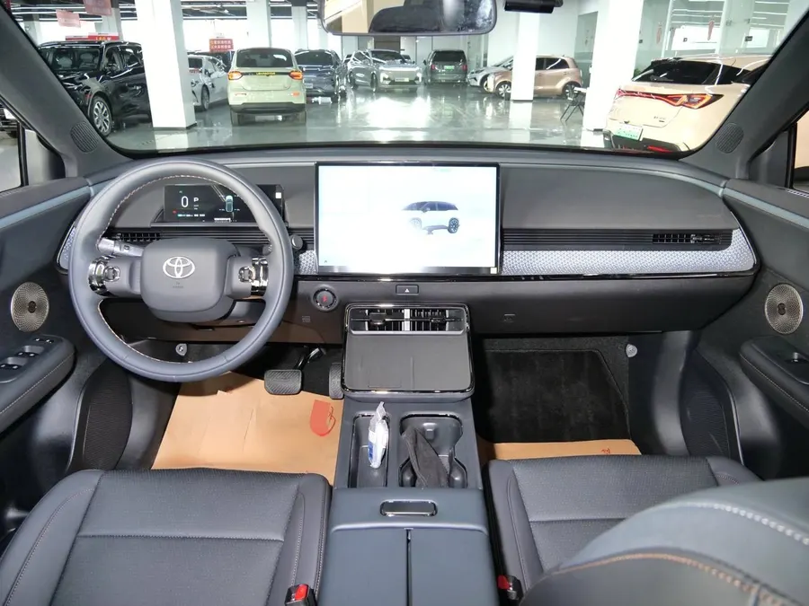 2025 Toyota bZ3X 520 Pro 4