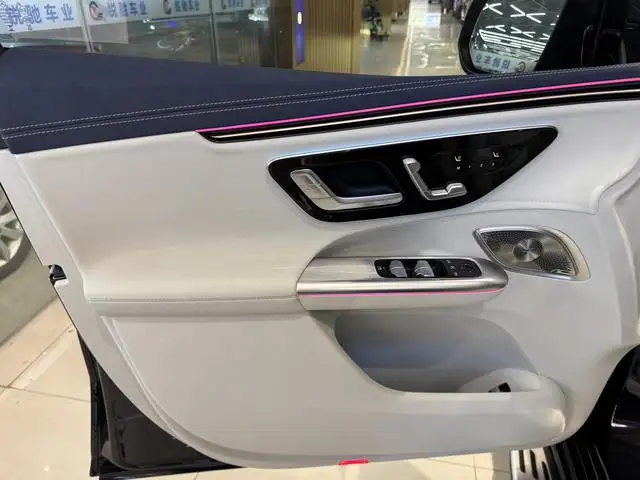 2023 Mercedes-Benz EQE SUV 500 4MATIC Special Edition 3