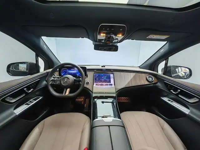 2024 Mercedes-Benz EQE SUV 350 4MATIC Luxury Edition 4
