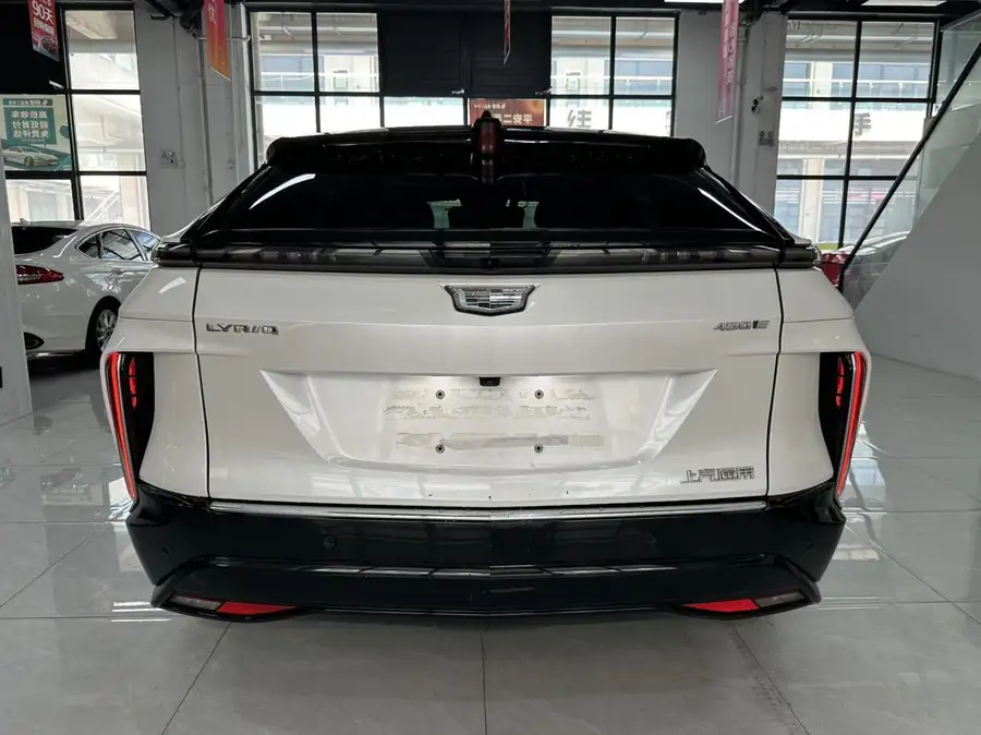 2022 LYRIQ Rear-Wheel Drive Long Range Luxury Version 2