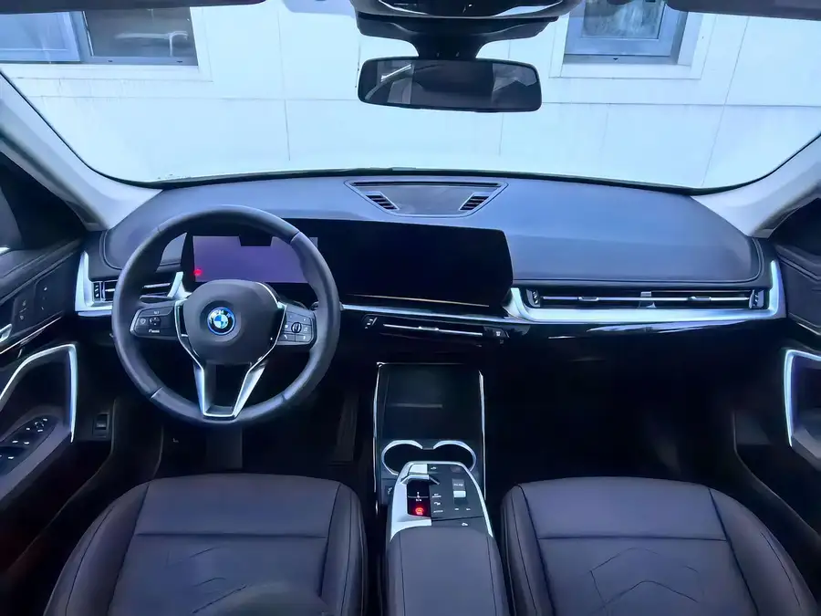 2025 BMW iX1 eDrive25L X Design Package 4