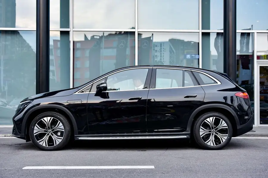 2024 Mercedes-Benz EQE SUV 500 4MATIC Pioneer Edition 3
