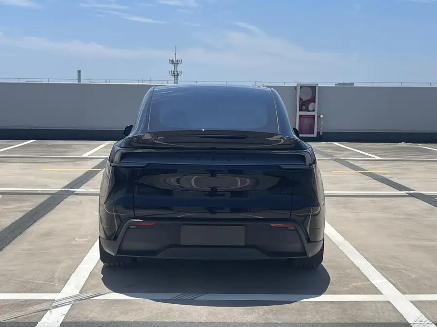 2025 Model Y L Long‑Range All‑Wheel‑Drive Version 3