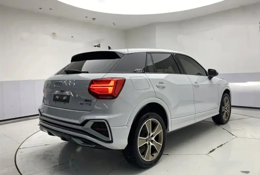 2022 Audi Q2L 35 TFSI Fashion Dynamic China VI