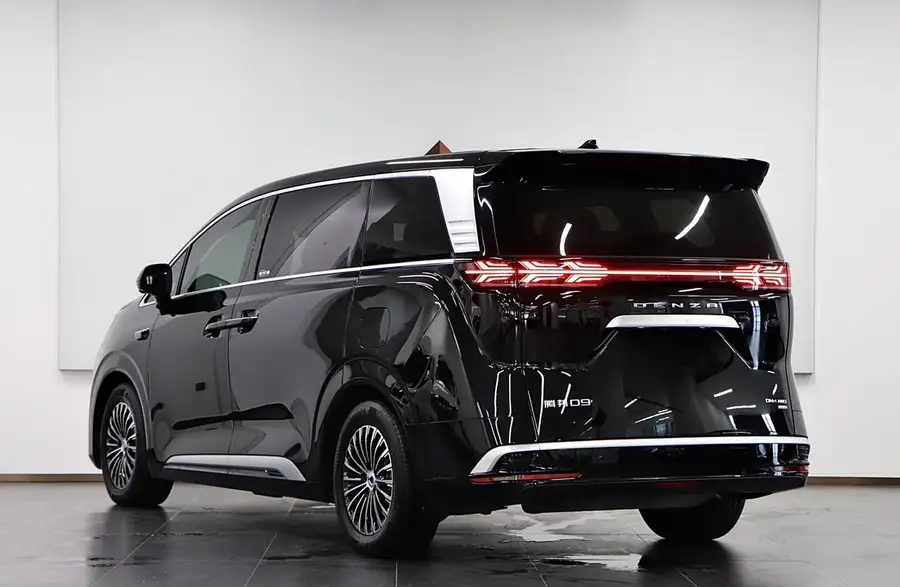 2025 Denza D9 DM-i Intelligent Driving Version 1020 AWD Flagship 3