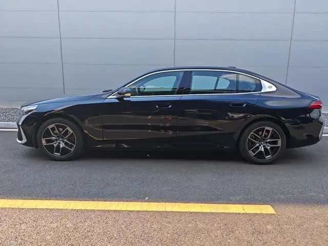 2024 BMW i5 eDrive 35L M Sport Package 2