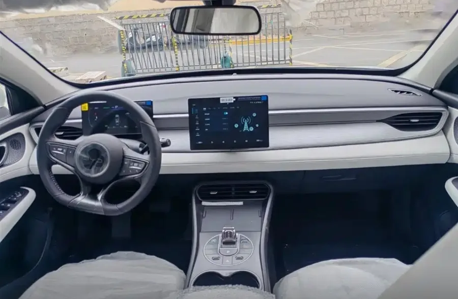 2025 BYD Seal 05 DM-i ADAS Edition 55KM Luxury Version 4
