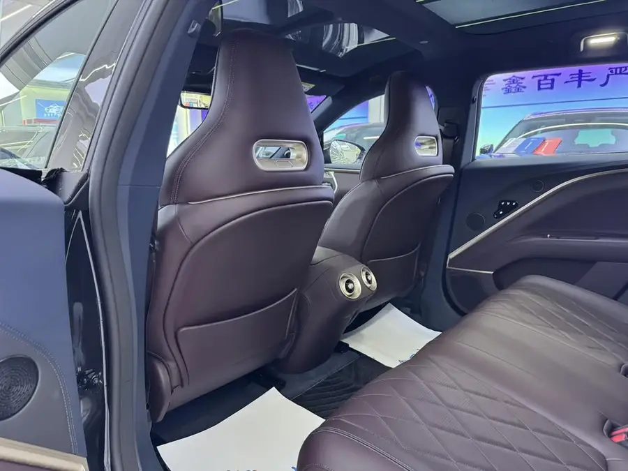 2025 Avatr 11 Facelift Max EREV 3