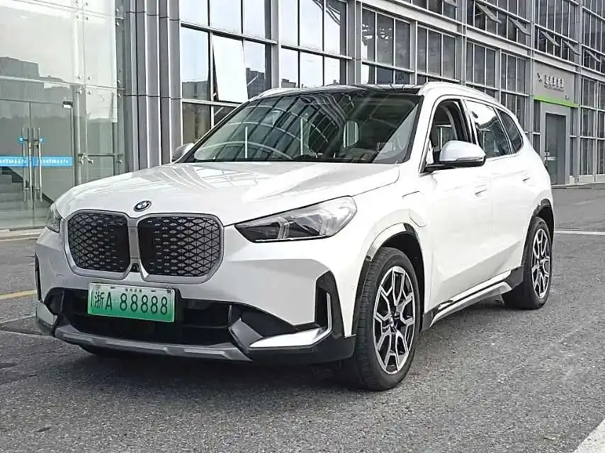 2023 BMW iX1 xDrive30L X Design Package