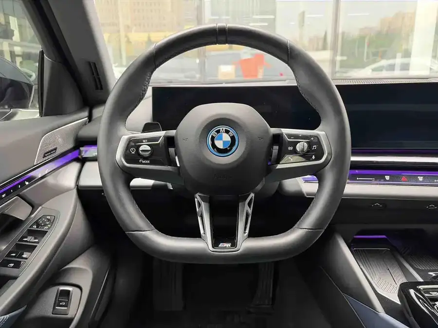 2024 BMW i5 eDrive 35L Luxury Package 3