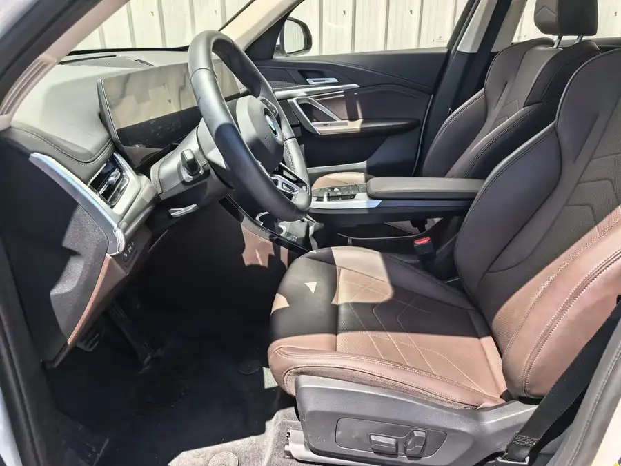 2025 BMW iX1 eDrive25L X Design Package 3