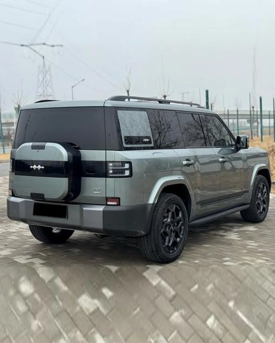 2025 TITAN 7 190KM 4WD Ultra Edition 3