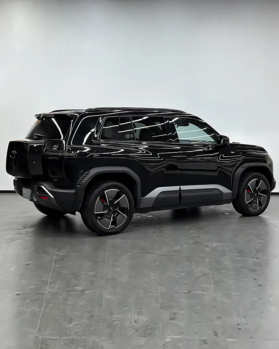 2025 Tan 3 501KM 4WD Ultra Edition 2