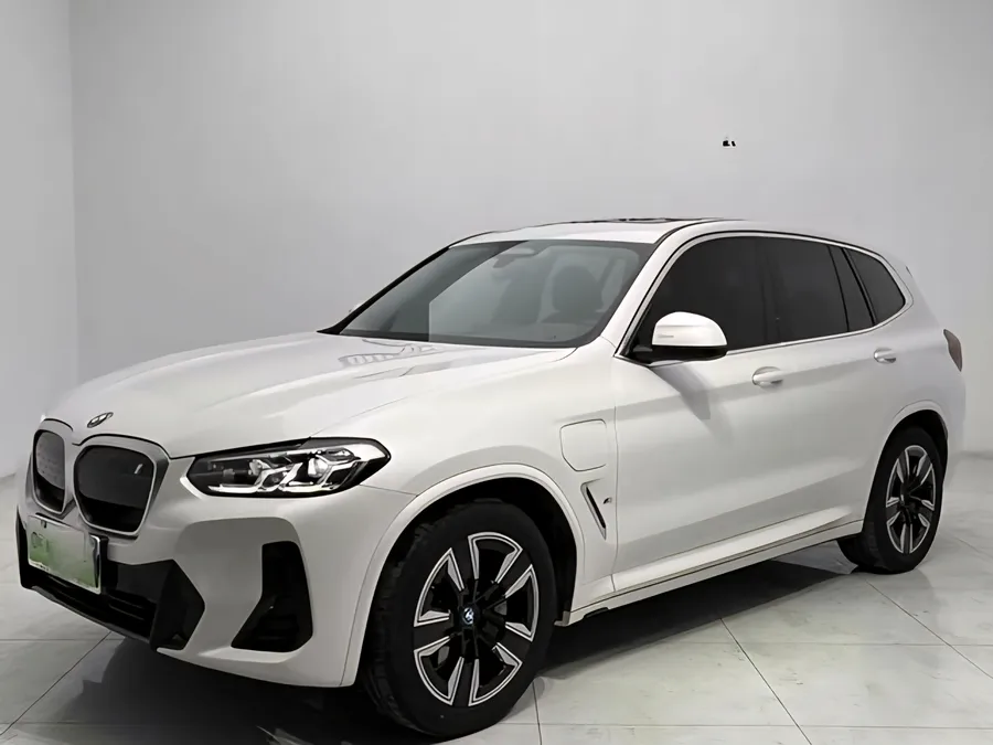 2024 BMW iX3 Leading Version