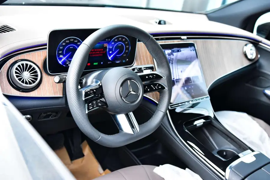 2024 Mercedes-Benz EQE SUV 500 4MATIC Pioneer Edition 4