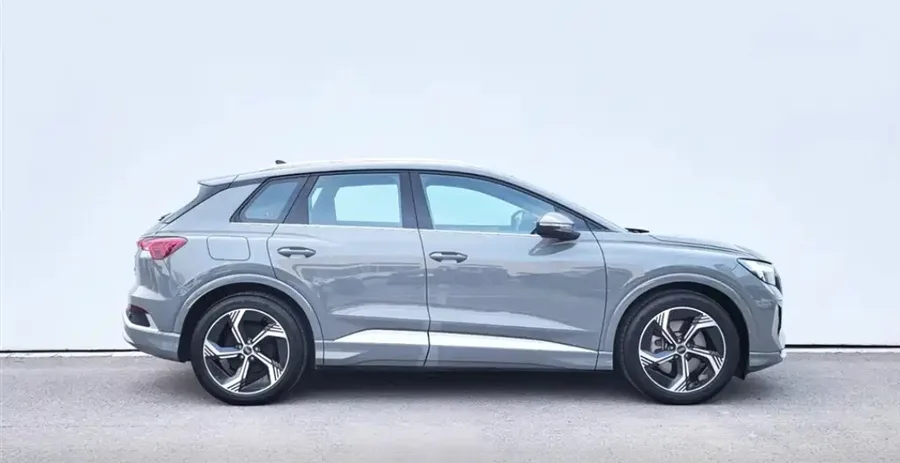 2024 Audi Q4 e-tron 40 e-tron Pioneer Edition 2