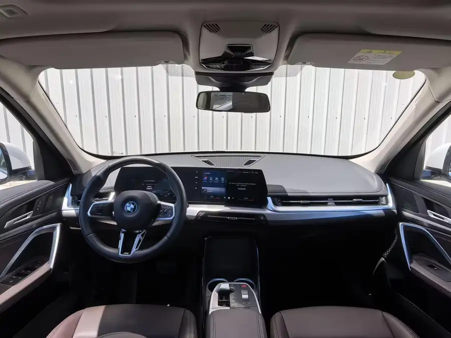 2025 BMW iX1 eDrive25L X Design Package 4