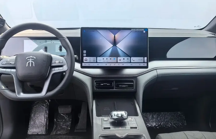 2025 BYD Song L DM-i Smart Driving 160km Premium Version 3